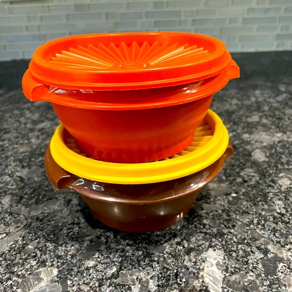 Tupperware | Kitchen | Tupperware Small Vintage Containers 2 Containers ...
